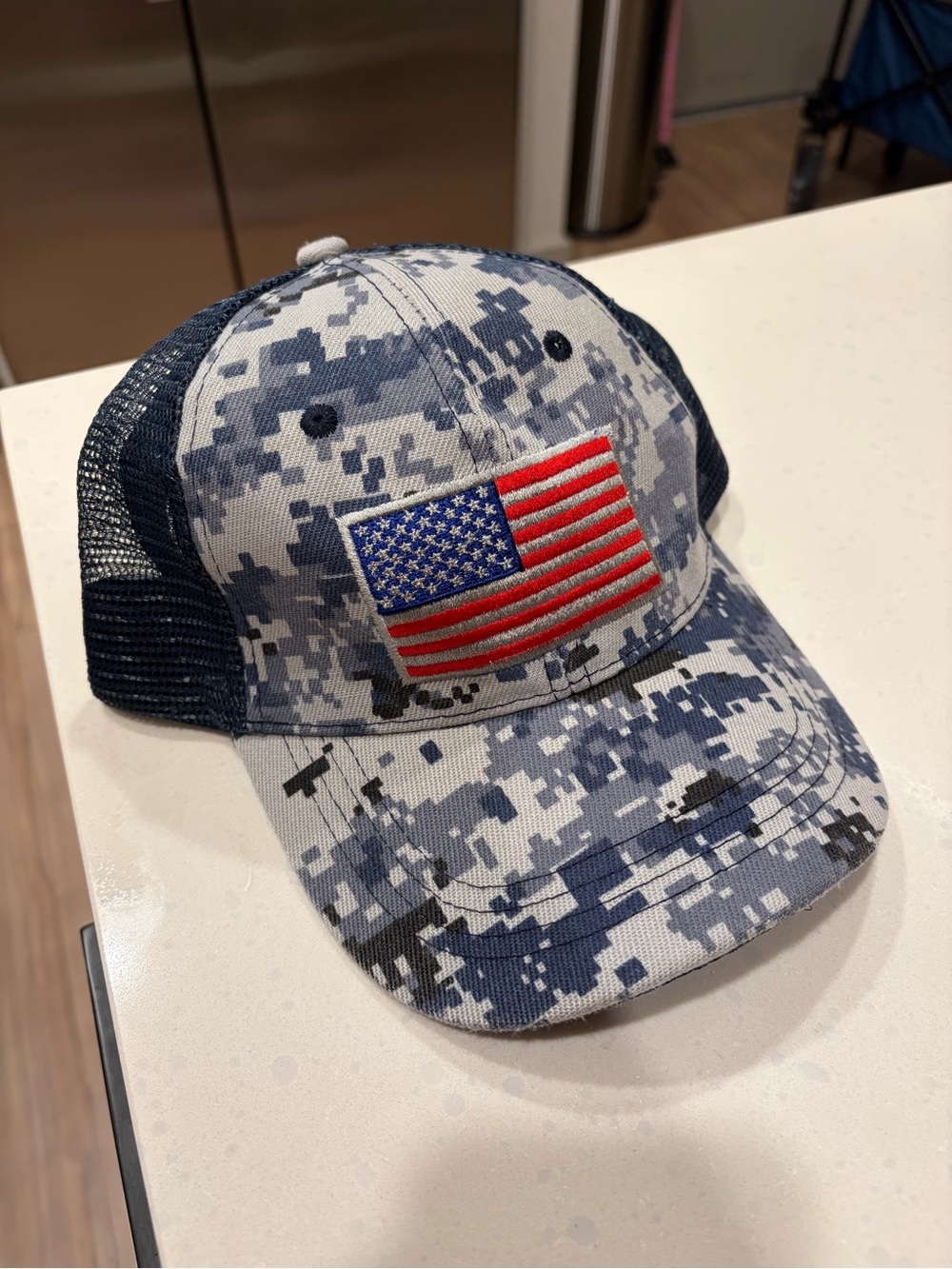 Men’s camo American flag baseball cap
